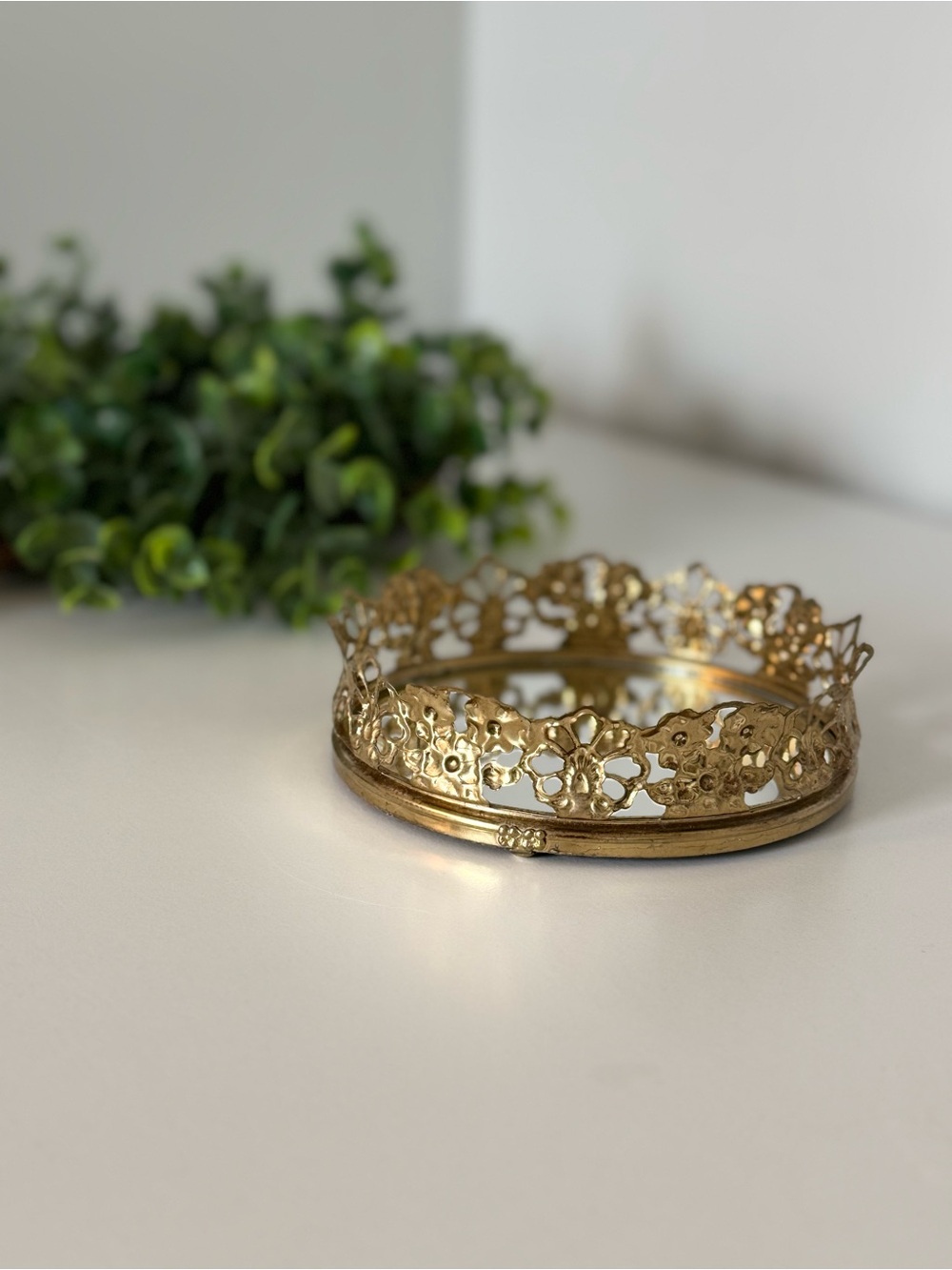 Vintage Gold Decorative Filigree Round Tray - Elegant Home Accent